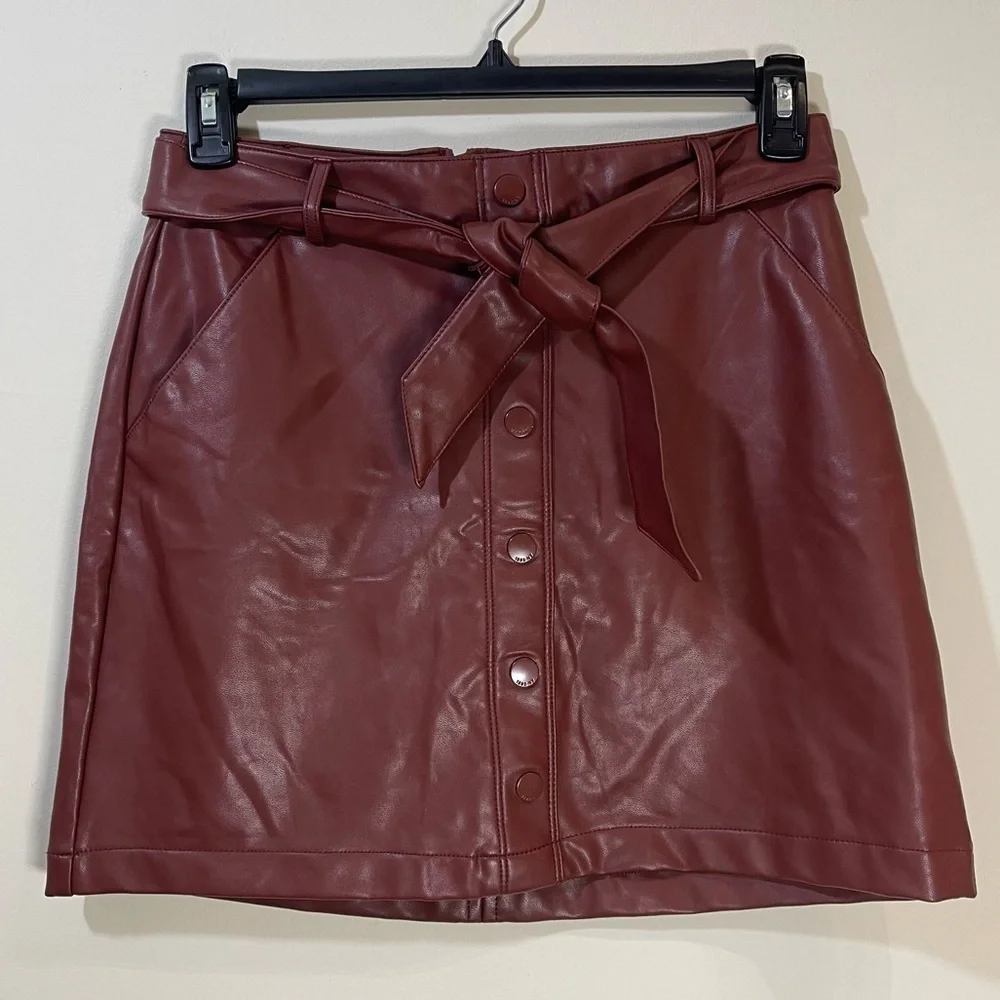 Abercrombie & Fitch Brown Vegan Faux Leather Mini Skirt Sz. Medium NWOT